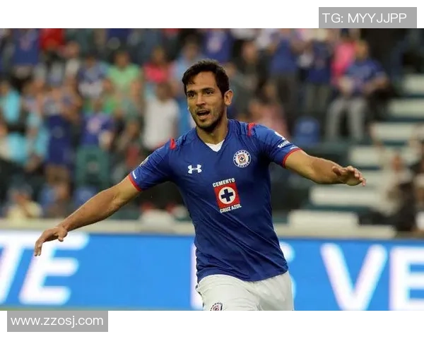 足球场上的美貌与实力并存 高颜值球星正脸照带你领略魅力风采